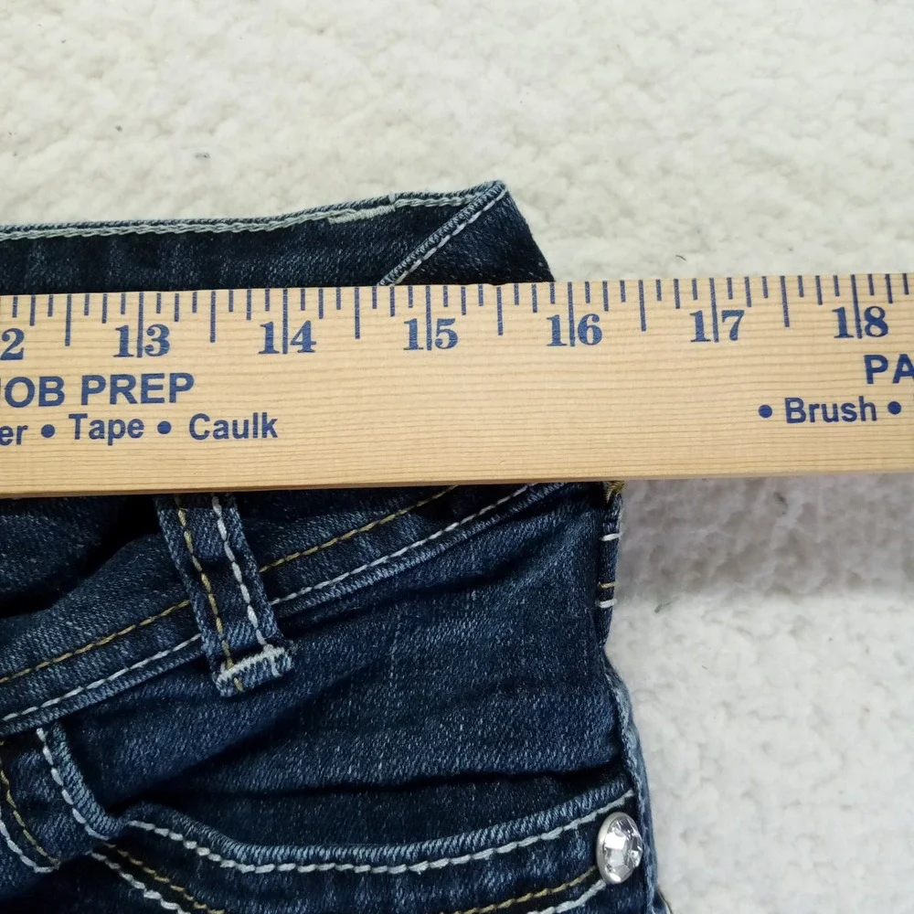 No Boundaries Women Super Dark Wash Capri Jeans Rhinestone Pockets Size 13 - Picture 5 of 10